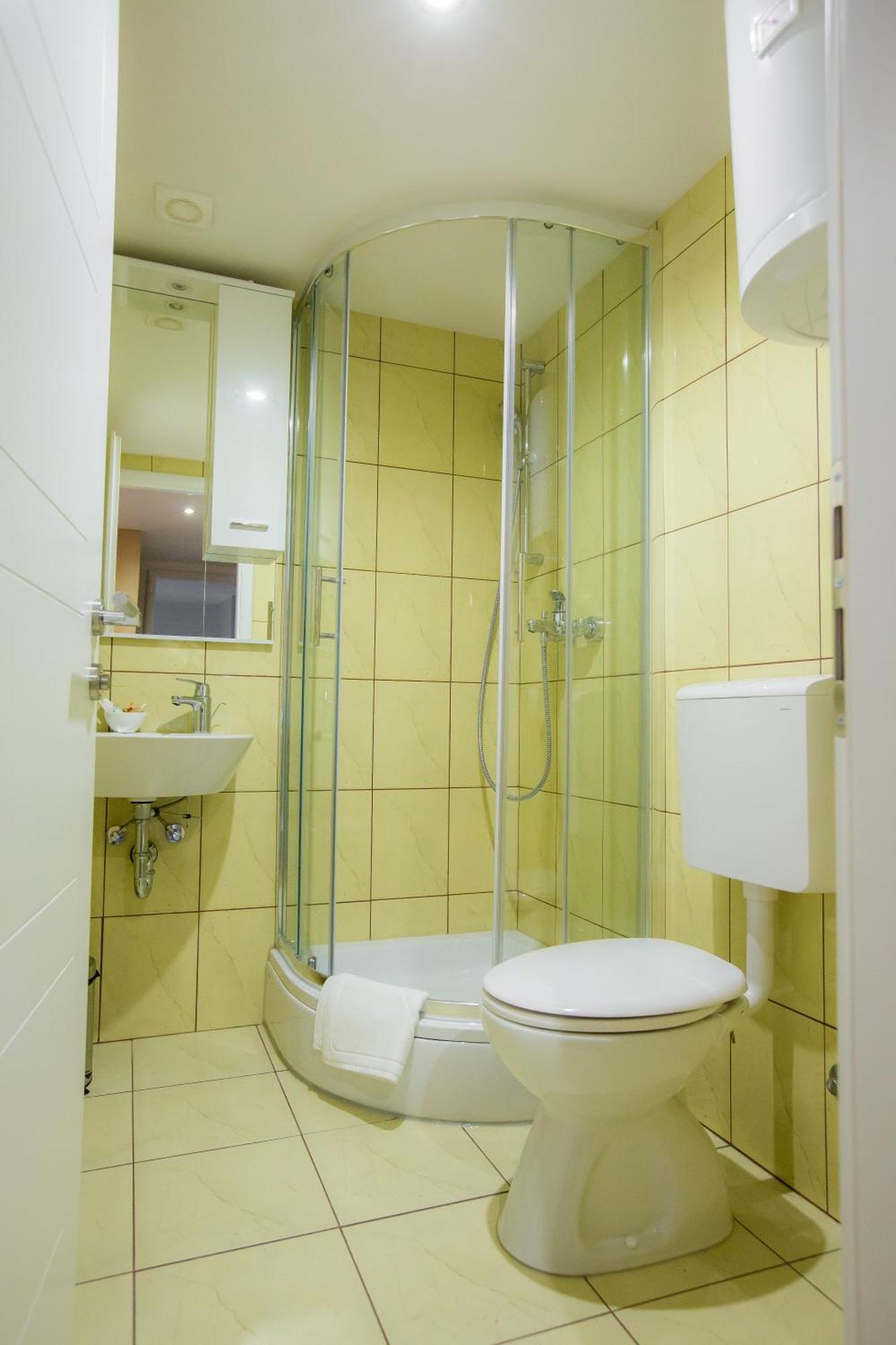 Apartments And Rooms Millennium Ogulin Εξωτερικό φωτογραφία