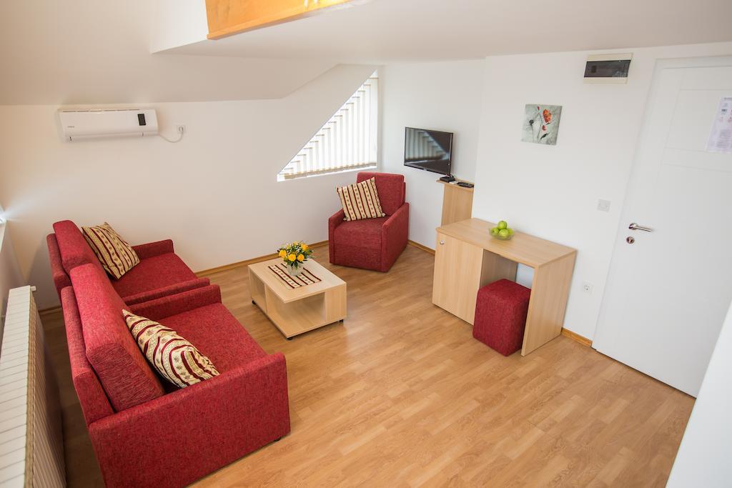 Apartments And Rooms Millennium Ogulin Δωμάτιο φωτογραφία